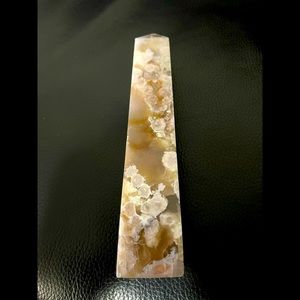 Flower agate tower crystal stone
